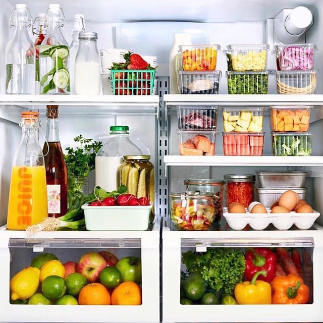 Veja dicas de quais alimentos vão dentro e fora da geladeira