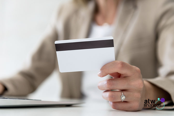 À vista ou parcelado: como usar o cartão de crédito a seu favor