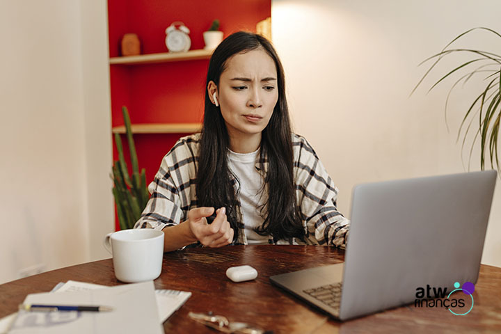 Foi viajar e esqueceu a fatura do cartão de crédito: aprenda como tirar a segunda via da fatura