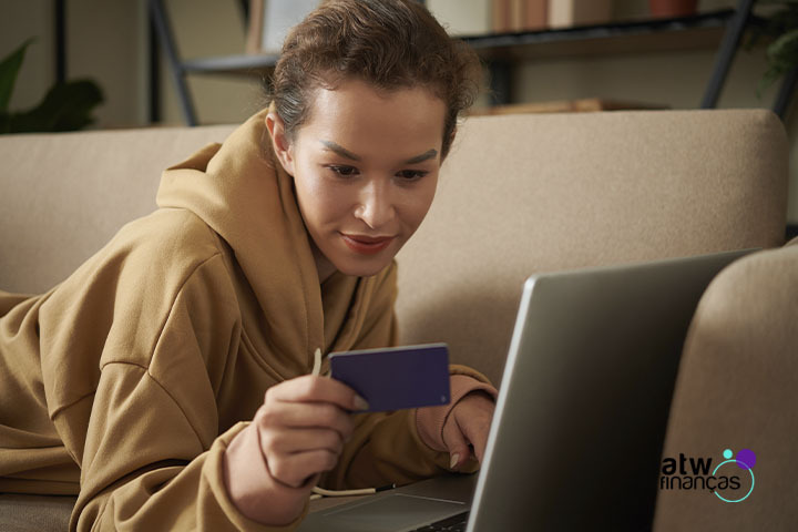Se planeje financeiramente! Conheça as principais taxas cobradas para ter um cartão de crédito