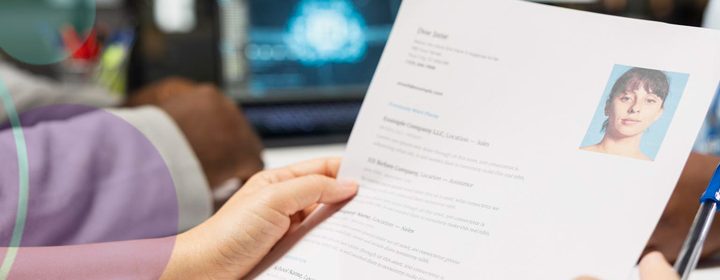 Emprego no Brasil: passo a passo para montar um currículo vencedor e onde cadastrar