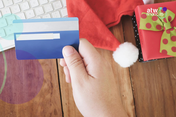 Como controlar gastos com cartão de crédito durante o Natal