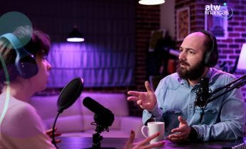 Podcasts brasileiros que unem finanças, humor e cultura pop