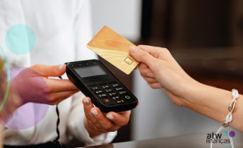 Parcelamento no cartão de crédito: como os juros se acumulam nos bastidores