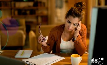Educação financeira para adultos cansados: como aprender sem virar refém de planilha