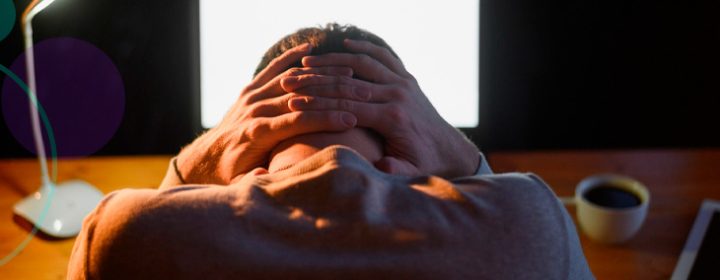 Trabalhar, pagar contas, performar: o burnout financeiro do pós-Dia do Trabalho