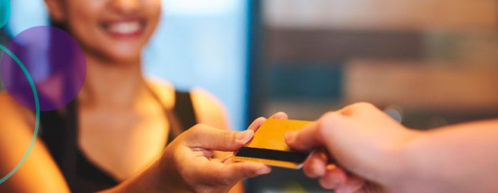 Compras de inverno no cartão: o que faz sentido parcelar e o que não faz